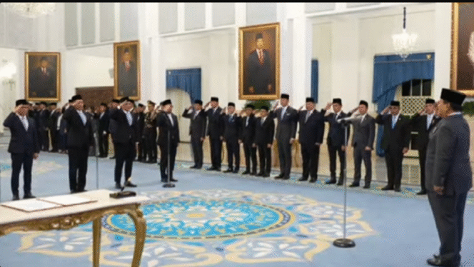 
					Presiden Prabowo melaksanakan reshuffle kabinet kedua, Senin 8 September 2025 di istana negara. Foto: satelitnews.com