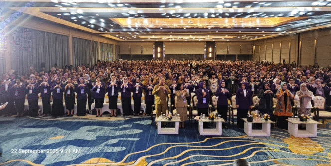 
					Ketua Tim Penggerak PKK Kabupaten Jombang, Ny Yuliati Nugrahani Warsubi hadiri rapat koordinasi nasional (Rakornas) Posyandu di Jakarta, Minggu-Senin 21-22 September 2022. Foto: Diskominfo Pemkab Jombang