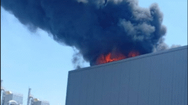 Terjadi insiden kebakaran menimpa pabrik rokok milik KT&G yang sedang dalam tahap pembangunan di kawasan industri Pasuruan Industrial Estate Rembang (PIER), Desa Curah Dukuh, Kecamatan Kraton, Kabupaten Pasuruan, Senin, 22 September 2025, Foto: Instagram@pasuruankekinian