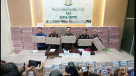 Konferensi pers Kejaksaan Tinggi Palembang, dugaan perkara pidana kredit dari Bank BRI kepada PT BSS dan PT ASL, menggelar barang bukti uang sitaan senilai Rp 506 miliar lebih, Rabu, 3 September 2025. Foto: Dok/ Kejaksaan Tinggi Palembang