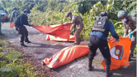 Prajuirt ODC melakukan evakuasai dua jasad warga Dua jasad pria pendulang emas yang diklaim OPM dibunuhnya lima hari lalu 21 September 2025). Akhirnya berhasil dievakuasi Tim Satgas Operasi Damai Carstensz (ODC), Jumat, 26 September 2025. Kedua jasad diangkat dari lokasi kejadian, Kampung Binki, Distrik Seradala, Kabupaten Yahukimo, Papua Pegunungan, menggunakan kendaraan roda empat. Foto: dok/Satgas ODC