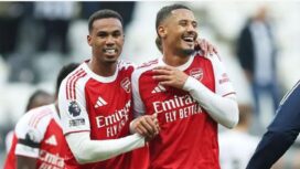 Arsenal kini puncaki klasemen