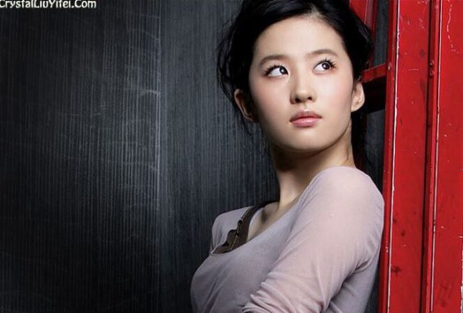 
					Aktris Tiongkok Liu Yifei