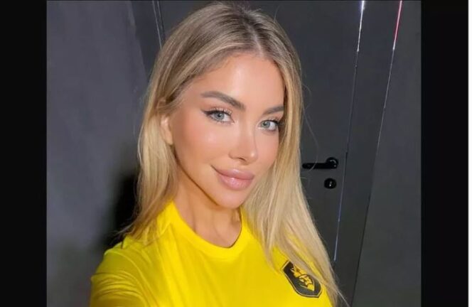 Wasit perempuan Manuela Nicolosi