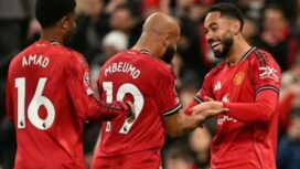 Bryan Mbeumo rayakan gol MU