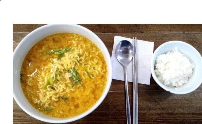 
					Nasi dan mi instan kombinasi yang buruk