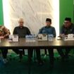 
Ketua Dewan Perwakilan Rakyat Daerah (DPRD) Sidoarjo H Abdillah Nasih (ke-2 dari kiri)