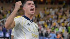 Cristiano Ronaldo telah mencatatkan rekor dunia dengan 223 caps untuk Portugal