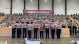Foto bersama usai Acara Pembekalan Penulisan Manuskrip sebagai Tugas Akhir Pasis Akpol Angkatan 57, di Auditorium Paramartha Akpol, Semarang,  Senin 20 Oktober 2025. Foto: Akpol Semarang