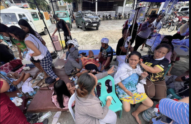 
					Warga kota cebu di Philipian, mengunsi di berbagai tempat akibat rumah mereka hancur diterjang getaran gempa bumi magnetudo 6.9, yang terjadi Selasa malam 21.29 waktu setempat, 30 September 2025. Foto: Istimewa