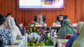 Pengarahan dalam kegiatan fasilitasi halal bagi PKL Benpas di Sentra IKM Batik Maja Bharama Wastra pada Selasa, (30/9/2025).dok.humas