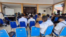 Dinas Kopreasi dan Usaha Mikro (Dinkos-UM) Pemkab Jombang menyelenggarakan sosialisasi sinkroniskasi Koperasi Desa/Kelurahan Merah Putih (KDPMP) dilaksanakan di pendopo kecamatan Mojoagung, Rabu, 29 Oktober 2025. Foto: jombangkab.go.id