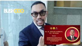 Lama tak terdengar kabaranya pasca kerusuhan dan penjarahan rumahnya, kini Ahmad Sahroni muncul pada acara wisauda di Univewrsitas Boroburu, dan menyandang gelar dokter bidang hukum. Foto: Instagram@buschoo