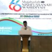 Ribuan jamaah Sholawat Wahidiyah memadati Alun-Alun Kabupaten Jombang, Sabtu malam 11 Oktober 2025, dalam kegiatan Mujahadah Nishfussanah Wahidiyah ke-66 Provinsi Jawa Timur, sekaligus menyongsong Hari Jadi ke-115 Pemkab Jom,bang. Foto: jombangkab.go.id