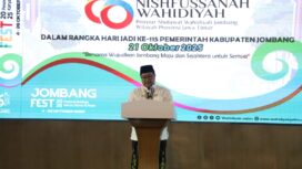 Ribuan jamaah Sholawat Wahidiyah memadati Alun-Alun Kabupaten Jombang, Sabtu malam 11 Oktober 2025, dalam kegiatan Mujahadah Nishfussanah Wahidiyah ke-66 Provinsi Jawa Timur, sekaligus menyongsong Hari Jadi ke-115 Pemkab Jom,bang. Foto: jombangkab.go.id