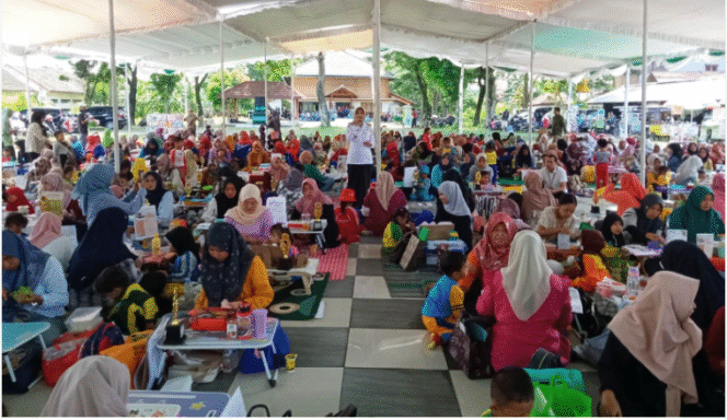
					 Dinas Pendidikan dan Kebudayaan (Disdikbud) Kabupaten Jombang menyelenggarakan kegiatan Gelar Potensi Anak PAUD se-Kabupaten Jombang yang berlangsung selama dua hari, yakni tanggal 29 dan 30 Oktober 2025, di Aula Terbuka dan Halaman Masjid Disdikbud Kabupaten Jombang. Foto: Jombangkab.go.id