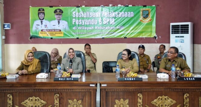 
					Sosialisasi Pelaksanaan Posyandu 6 Standar Pelayanan Minimal (SPM) di Kelurahan Miji, Senin (3/11/2025).dok.humas