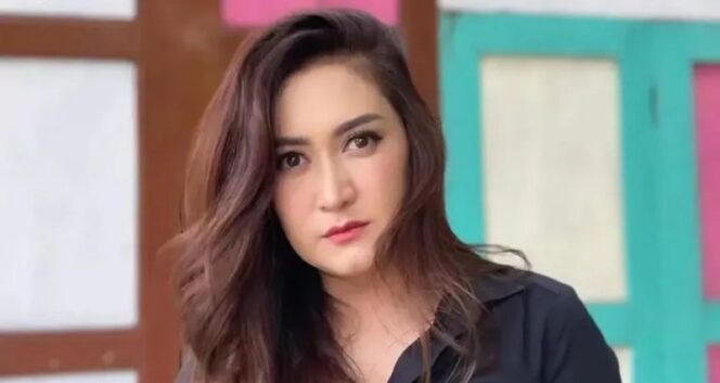 
					Mahkamah Kehormatan Dewan (MKD) DPR RI menjatuhkan sanksi kepada anggota DPR dari Fraksi NasDem, Nafa Urbach. Dok.instagram Nafa Urbach 