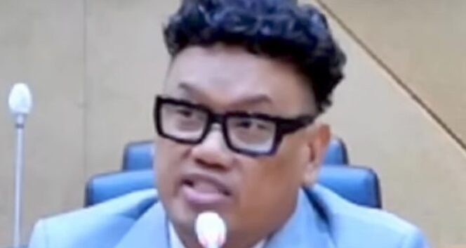 
					MKD DPR RI memutuskan anggota DPR RI nonaktif, Surya Utama atau Uya Kuya, tidak terbukti melanggar kode etik. (Foto.IG Uya Kuya)