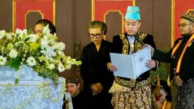 KGPAA Hamangkunagoro Sudibyo Rajaputra Narendra Mataram telah mendeklarasikan dan naik tahta Keraton Surakarta, Rabu (5/11/2025). (Foto: ig@pemkotsolo)