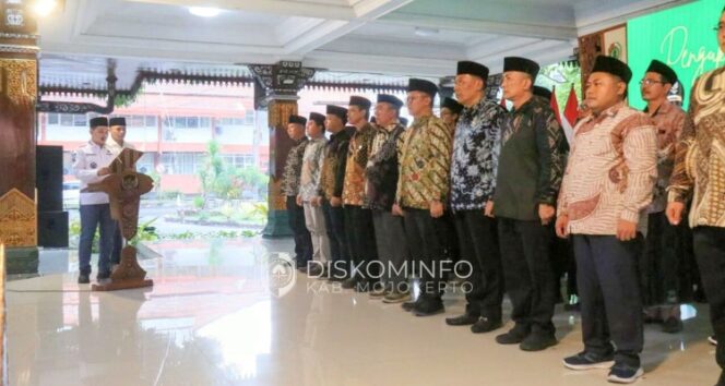 
					Pelantikan Tim Penguatan dan Pengembangan OPOP, digelar di Pendopo Graha Majatama Pemkab Mojokerto pada Jumat (7/11/2025). Dok.Diskominfo