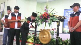 Bupati Albarraa membuka Perlombaan Olahraga Tradisional untuk Pelajar SD/MI dan SMP/MTs se-Kabupaten Mojokerto. Foto: Diskominfo Kabupaten Mojokerto