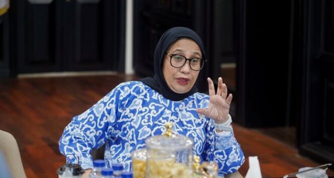 
					Wakil Kepala BGN, Nanik Sudaryati Deyang, menjelaskan bahwa proses penyesuaian administrasi masih berlangsung. Foto: ig@naniksdeyang 