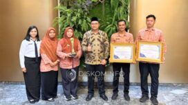 Dua inovasi unggulan daerah menerima penghargaan Anugerah INOTEK Award 2025 yang digelar di Grand Mercure Mirama Surabaya, Kamis (13/11/2025) pagi. Foto.Dok Diskominfo