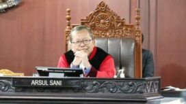 Hakim Mahkamah Konstitusi (MK), Arsul Sani beri klarifikasi usai diadukan ke Bareskrim Polri terkait dugaan ijazah palsu. (Instagram.com/@arsul_sani_af)