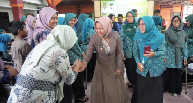 
					Wali Kota Mojokerto Ika Puspitasari menjelaskan bahwa STAR merupakan respons atas kebutuhan komunikasi dan pola asuh yang tepat di era modern. Dok.Humas