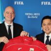 Ketum PSSI, Erick Thohir (kanan) menyampaikan apresiasi atas keputusan FIFA yang telah menunjuk Indonesia sebagai salah satu tuan rumah FIFA Series 2026. (Instagram/erickthohir)