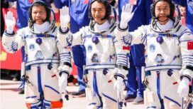 Tiga astronot China