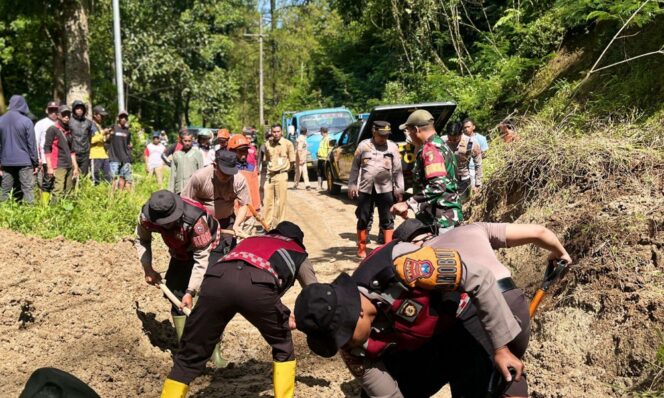 
					Kondisi longsoran, sumber Polres 