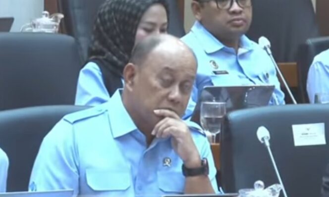 
					Kepala BGN Sebut, Kasus Keracunan MBG Karena Petani Menggunakan Pupuk Berlebihan