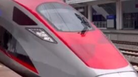 Kereta Whoosh, sumber istimewa