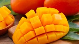 Buah yang rasanya manis menyegarkan