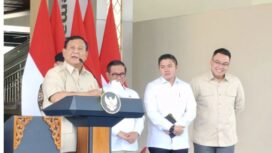 Presiden RI Prabowo Subianto berpidato dalam agenda peresmian Stasiun Tanah Abang Baru, Jakarta Pusat, Selasa (4/11/2025). (ANTARA/Andi Firdaus)