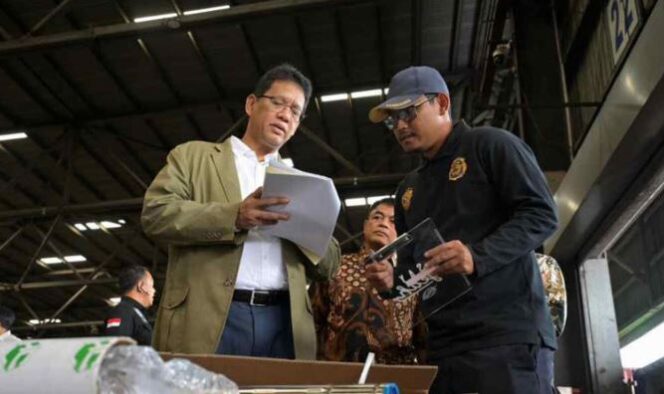 
					Menteri Purbaya sidak Tanjung Perak