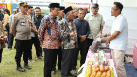Wakil Bupati Jombang Salmanudin, S.Ag., M.Pd., membuka Gelar Potensi Kecamatan Bareng di Lapangan Olahraga Kecamatan Bareng, pada Sabtu (15/11/25) siang. Foto: Diskominfo Pemkab Jombang