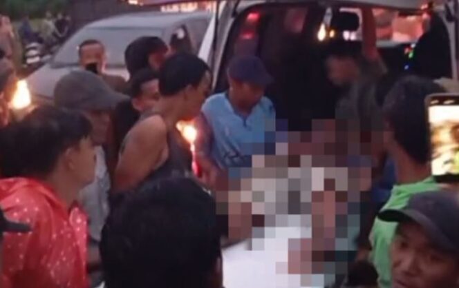 
					Evakuasi warga terluka