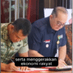 Direktur Utama PT Agrinas Pangan Nusantara, Joao Angelo De Sousa Mota menandatangani kerja sama dengan TNI untuk melaksanakan pembangunan kantor Koperasi Desa Merah Putih seluruh Indonesia. Foto: Instagram@ririprograan3 dan agrinaspangan