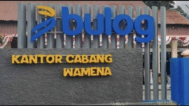 Asisten Tindak Pidana Khusus Kejati Papua, Nixon Nilla Mahuse, S.H., M.H., menjelaskan kasus penanganan korupsi beras cadangan pemerintah (BCP) di wilayah Wamena, yang merugikan negara hingga Rp 37-Rp80 miliar. Foto: Instagram@bulogwamena