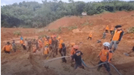 Sudah tiga hari tim SAR Gabungan, TNI< Polri dan masyarakat relawan melakukan pencarian korban tanah longsor yang terjadi di Cilacap, sejak Kamis 13 November 2025. Foto: Instagram@katadata