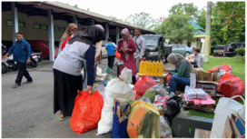 DLH Pmekab Jombang secara ruti mengajak warga masyarakat untuk penimbangan sampah dan gereakan Green Mart, setiap ada acara resmi. Foto: Jombangkab.go.id