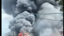 Inilah beberapa rumah warga perumahan Beroangin, kampung Sapiria yang dibakar ketika terjadi perang kampunG melawan Borta, di kecamatan Tallo, kota Makassar, Senin 17 November 2025. Foto: Instagram@heraldsulselbar