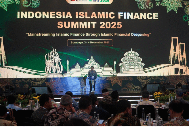 
					PT Pegadaian Kanwil XII Surabaya berpartisipasi aktif dalam kegiatan Indonesia Islamic Finance Summit 2025 dan Sarasehan PVML Syariah yang diselenggarakan oleh Otoritas Jasa Keuangan (OJK) di The Westin Surabaya, pada 3–4 November 2025. Foto: Panitia