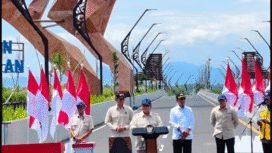 Presiden Prabowo Subianto meresmikan pemanfaatan jemabatan Kabanaran di Kulonprogo, Daerah Istimewa Yogyakarta, Rabu, 19 November 2025. Foto: Instagram@kumparan