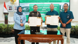 Kejaksaan Negeri Gresik melakukan MoU bersama PT Petrokimia Gresik dalam upaya memperlancar penyalur pupu bersubsidi kepada petani. Foto: Petrokimia Gresik