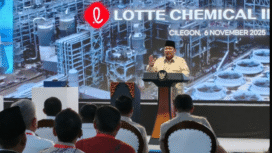 Presieen Prabowo Subianto meresmikan pabrik petrokimia milik Lotte Korea, dengan invetasi Rp 64 triliun, di Cilegon, banten, Kamis 6  November 2025. Foto: istimewa
