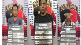 Polisi Polres Sibolga, Tapanuli Tengah, telah menangkap lima tersangka penganiayaan Arjuna Tamaraya di dalam maskid Agung Silboda, gegaran keberatan korban tidur di dalam masjid, Jumat dinihari, 31 Oktober 2025. Foto: Dok/Polres Sibolga